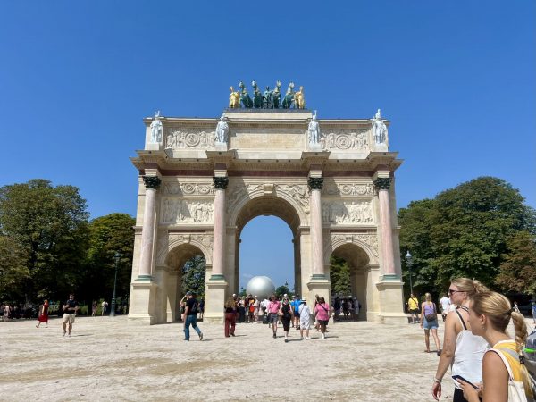 チュイルリー公園の聖火台2